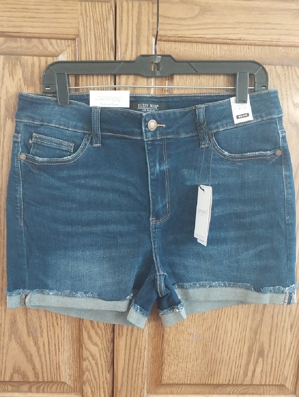 Judy Blue NWT Women's Size XL Cuffed Denim Jeans Shorts JB150036 Dark Wash